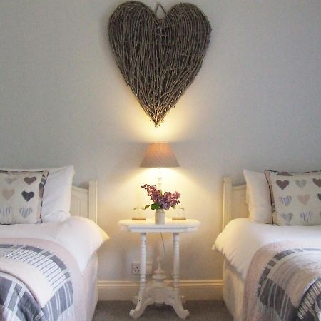 Lobhill Farmhouse Bed And Breakfast And Self Catering Accommodation Okehampton Bagian luar foto