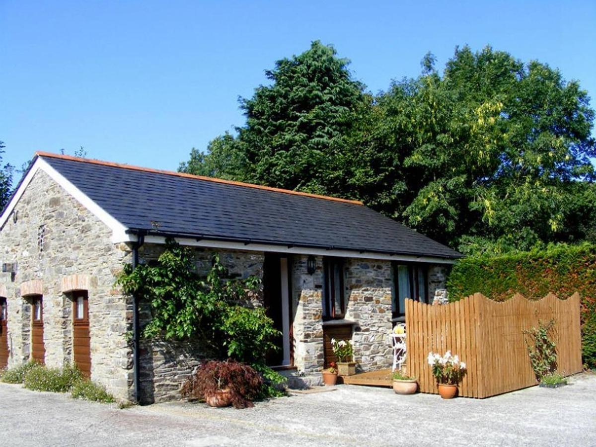 Lobhill Farmhouse Bed And Breakfast And Self Catering Accommodation Okehampton Ruang foto
