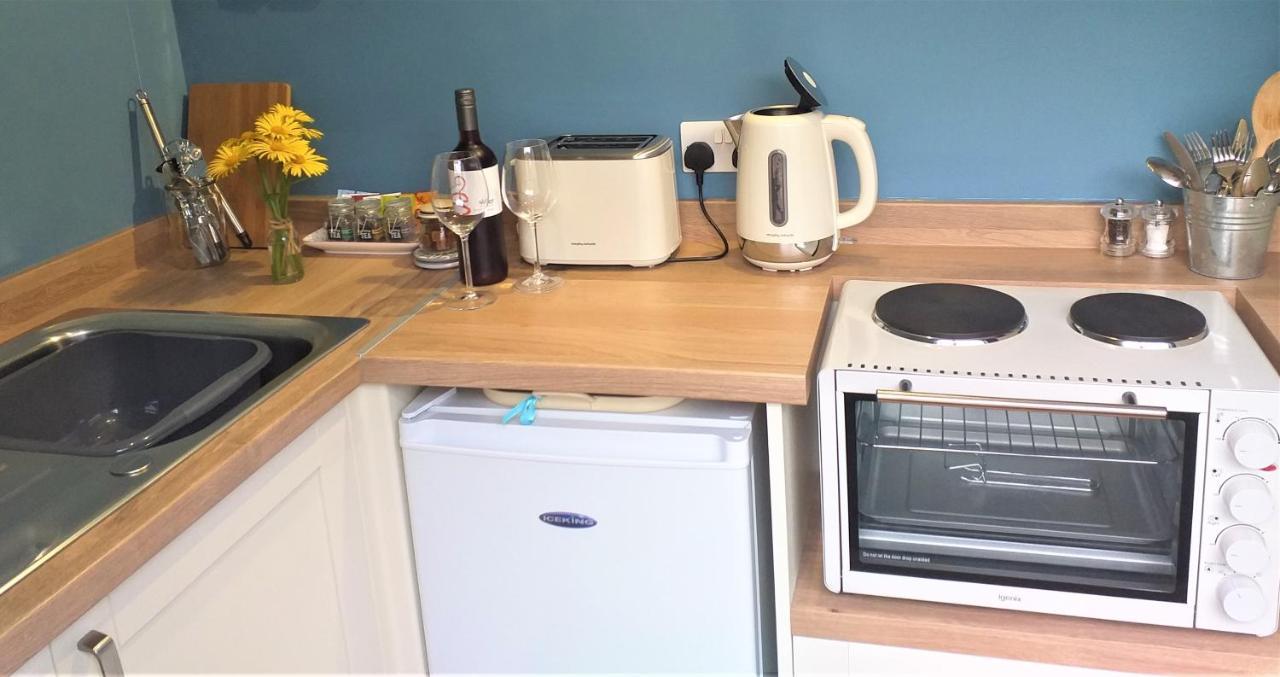 Lobhill Farmhouse Bed And Breakfast And Self Catering Accommodation Okehampton Bagian luar foto
