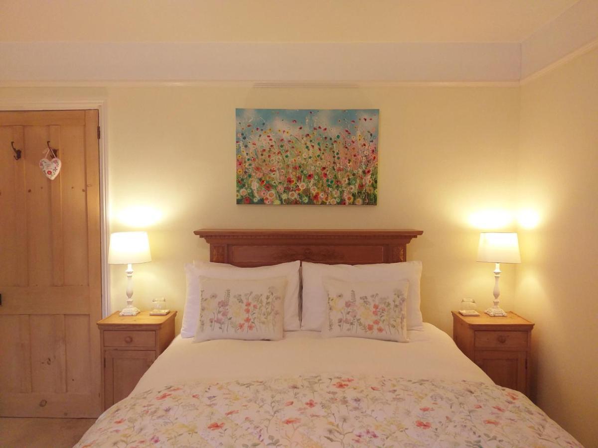 Lobhill Farmhouse Bed And Breakfast And Self Catering Accommodation Okehampton Bagian luar foto