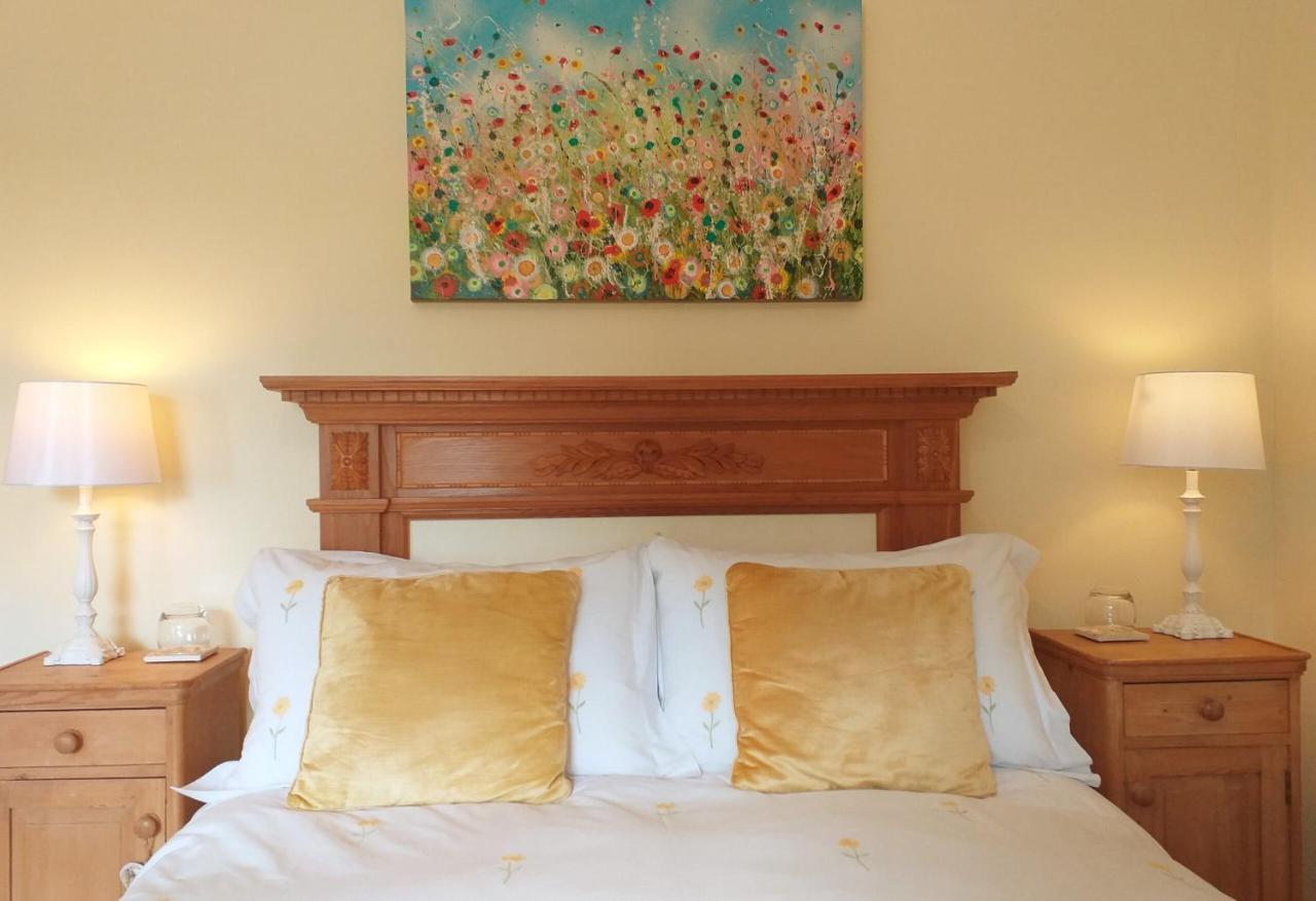 Lobhill Farmhouse Bed And Breakfast And Self Catering Accommodation Okehampton Ruang foto