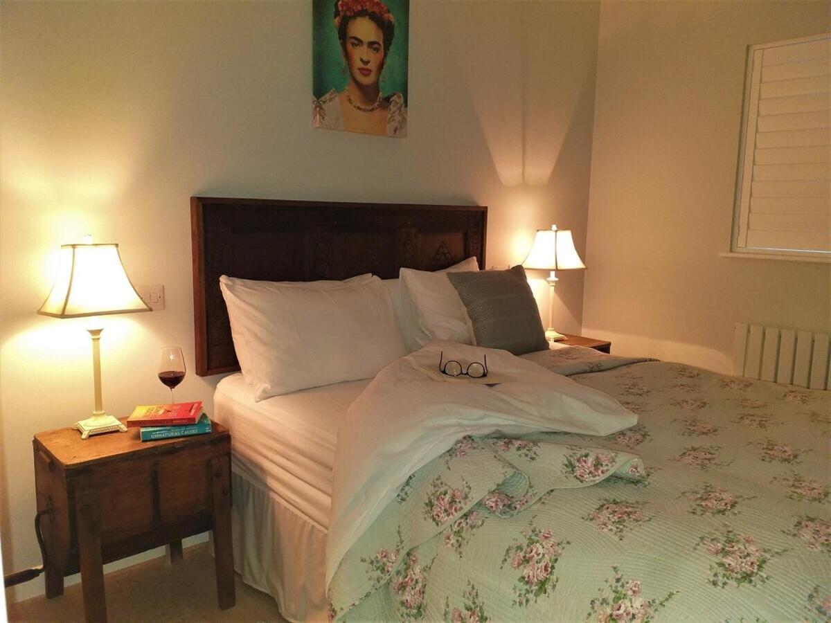 Lobhill Farmhouse Bed And Breakfast And Self Catering Accommodation Okehampton Ruang foto